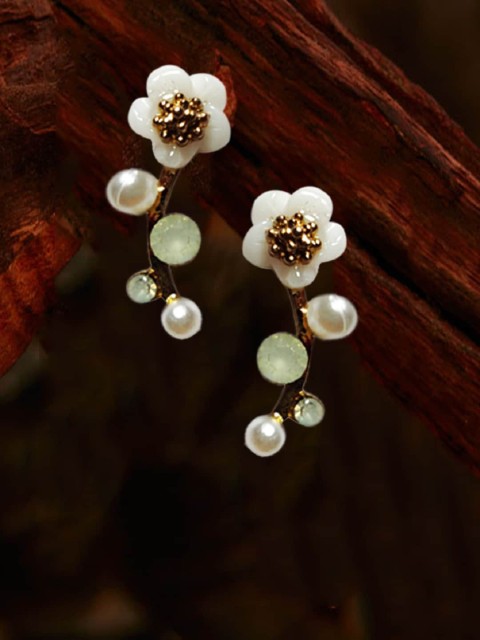 

OOMPH Gold-Toned & White Floral Drop Earrings