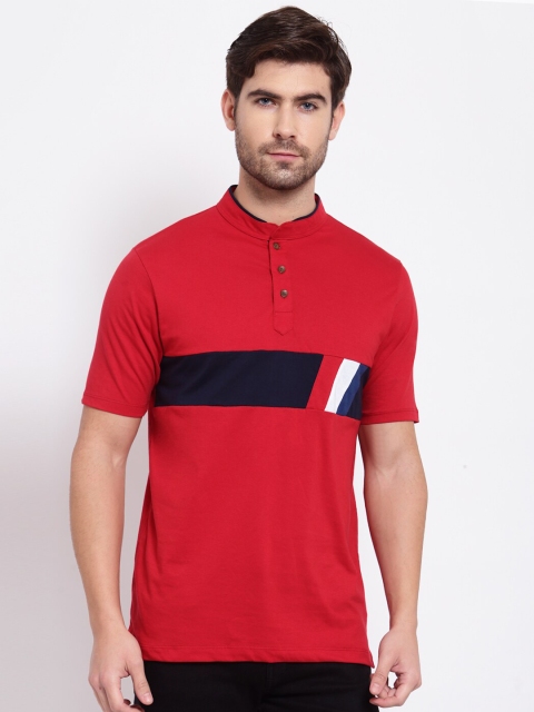

Kalt Men Red Colourblocked Mandarin Collar T-shirt