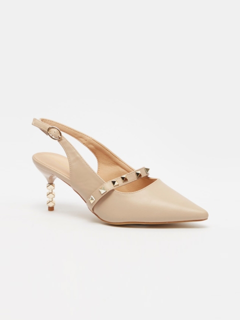 

shoexpress Beige PU Pumps