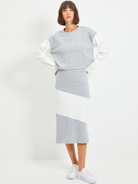 

Trendyol Women Grey & White Colourblocked Pure Cotton Midi Skirt