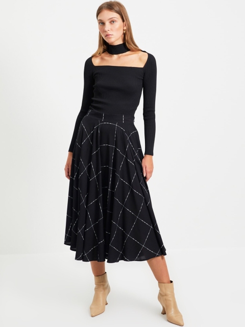 

Trendyol Women Black Embellished Midi Length Flared Skirt