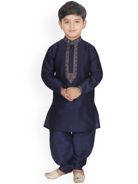 

SG YUVRAJ Boys Navy Blue Thread Work Raw Silk Kurta with Salwar