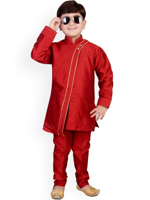 

SG YUVRAJ Boys Maroon Solid Angrakha Raw Silk Kurta with Pyjamas