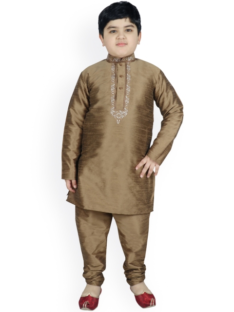 

SG YUVRAJ Boys Green Thread Work Raw Silk Kurta with Churidar