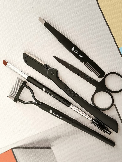 

Ducare Women Black 5 In 1 Eyebrow Kit With Duo Eyebrow Brush