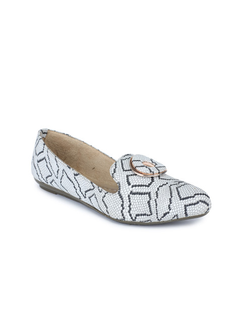 

SAPATOS Women White Ballerinas with Laser Cuts Flats