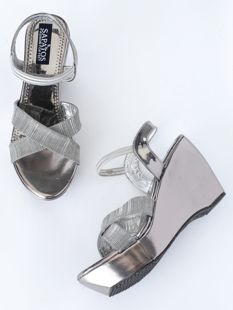 

SAPATOS Silver-Toned Embellished Suede Wedge Sandals