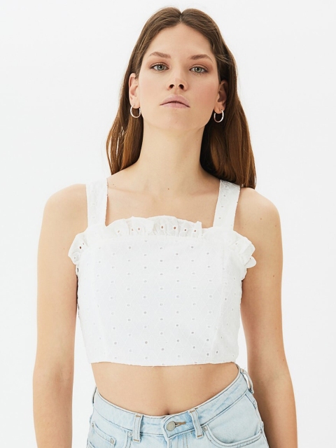 

Trendyol Classic White Self-Design Top