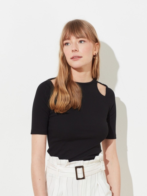 

Trendyol Black Top
