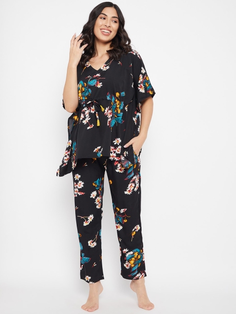 

Clovia Women Black Printed Night suit
