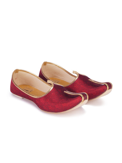 

HOUSE OF JUTTI Men Maroon Woven Design Mojaris