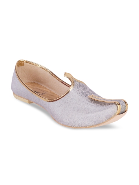 

HOUSE OF JUTTI Men Grey Woven Design Mojaris