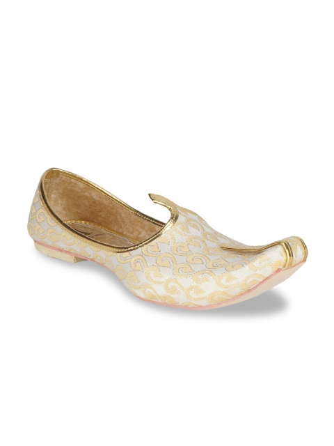 

HOUSE OF JUTTI Men White Woven Design Mojaris
