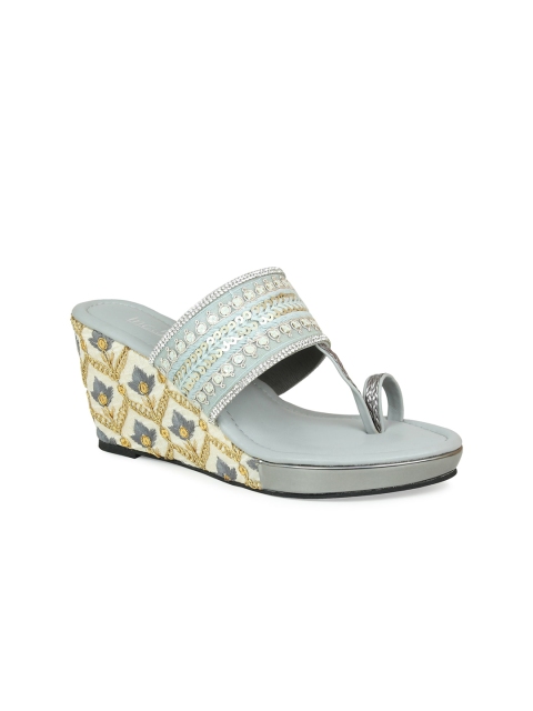 

Inc 5 Women Grey Ethnic Wedge Sandals
