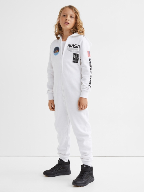 

H&M Boys White Printed all-in-one suit