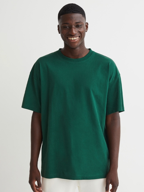 

H&M Men Green Solid Cotton T-shirt