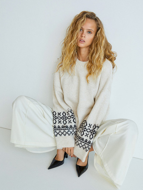 

H&M Women Beige Longline Applique Jumper