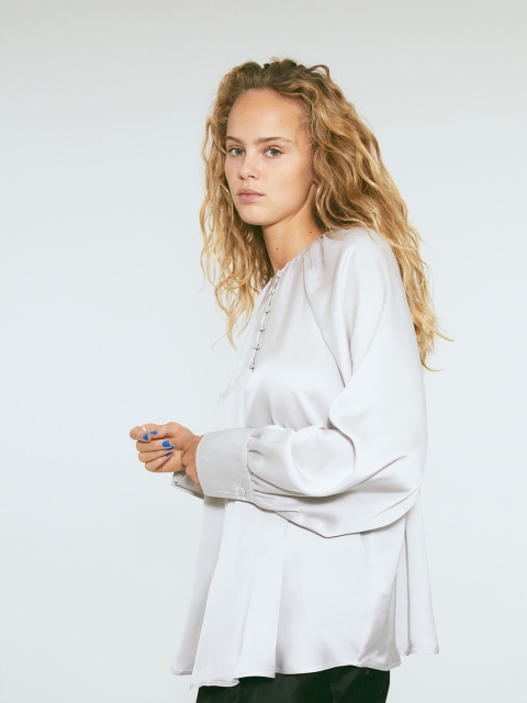 

H&M Women Grey Balloon-sleeved satin blouse