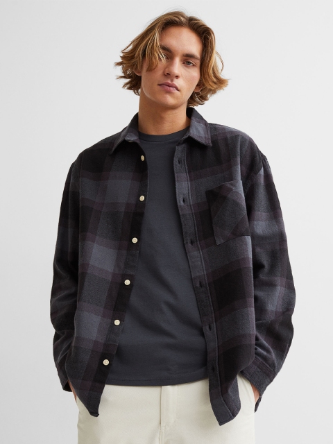 

H&M Men Grey Relaxed Fit Checked Pure Cotton Flannel Shirt