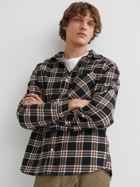 

H&M Men Black & Beige Relaxed Fit Checked Flannel Shirt