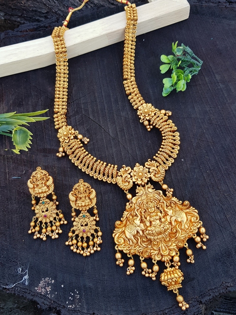 

GRIIHAM Gold-Toned & Pink AD-Studded Jewellery Set