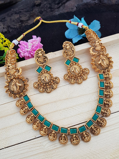 

GRIIHAM Premium Gold Finish Trending design Necklace Set