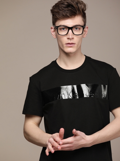 

Calvin Klein Jeans Men Black Colourblocked T-shirt