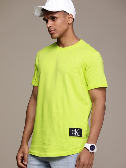 

Calvin Klein Jeans Men Fluorescent Green Pure Cotton Applique T-shirt