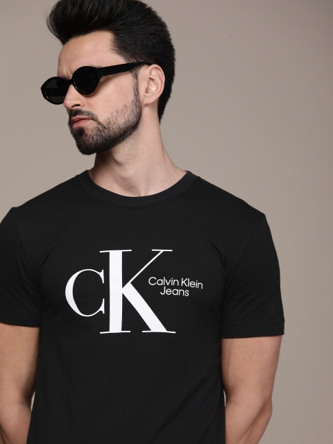 

Calvin Klein Jeans Men Black & White Printed T-shirt