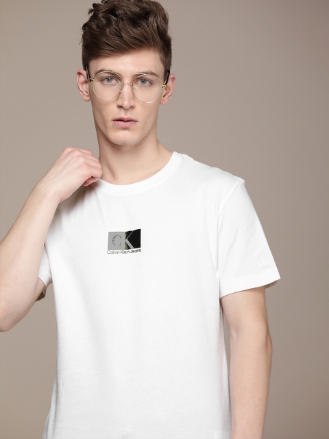 

Calvin Klein Jeans Men White Brand Logo T-shirt