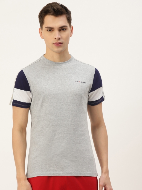 

AM SWAN Men Grey & Blue Colourblocked T-shirt
