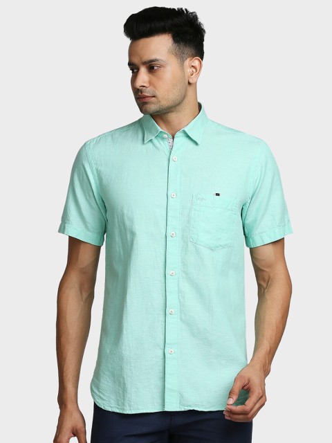 

ColorPlus Men Green Tailored Fit Solid Casual Shirt