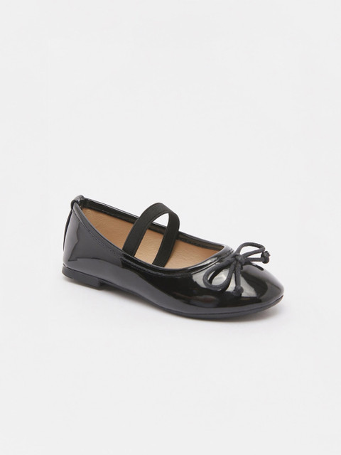 

shoexpress Girls Black Solid Ballerinas