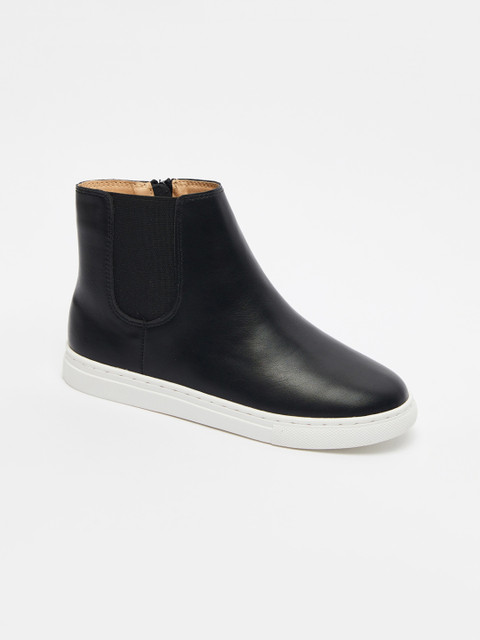

shoexpress Girls Black PU Flat Boots with Zip Closure