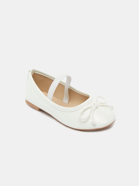 

shoexpress Girls White Ballerinas with Bows Flats