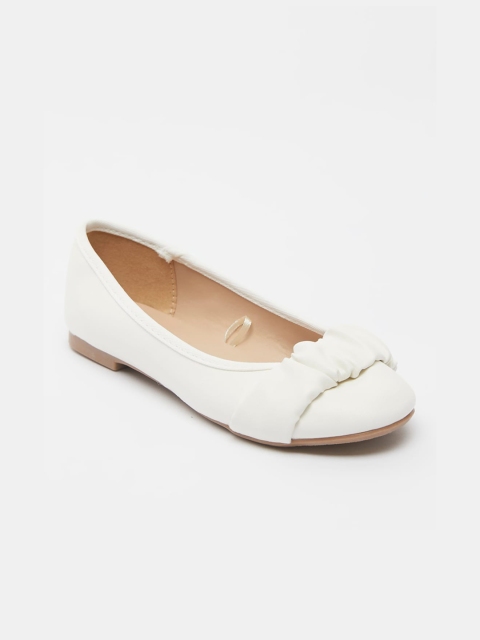 

shoexpress Girls White Ballerinas with Bows