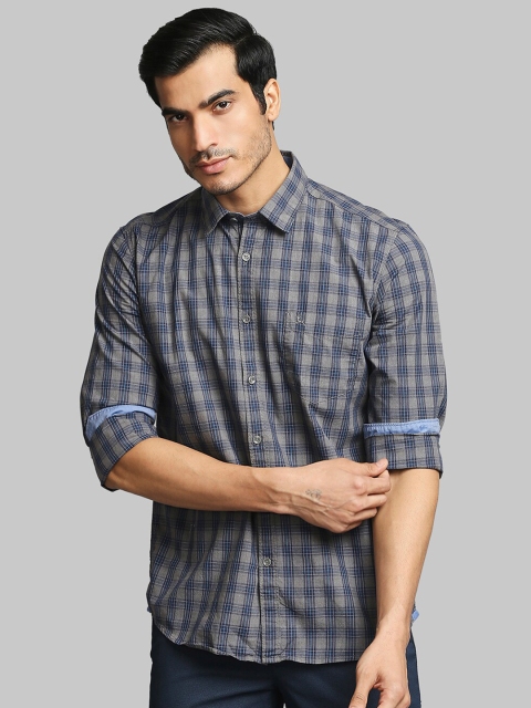 

Parx Men Grey Slim Fit Checked Casual Shirt