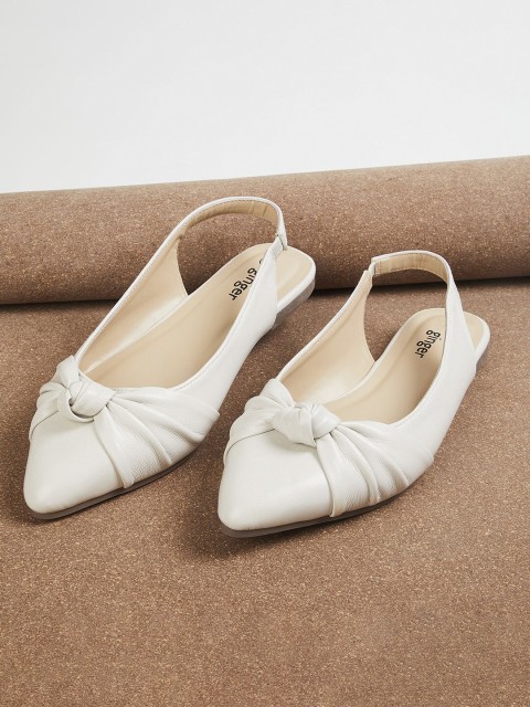 

Ginger by Lifestyle Women White Ballerinas Flats