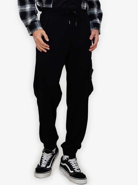 

Men Black Solid Track Pants