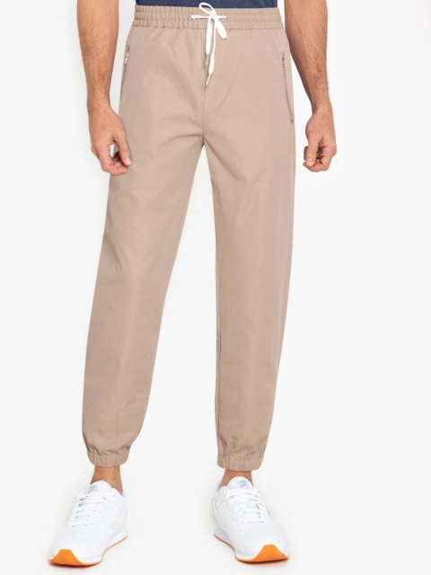 

ZALORA BASICS Men Beige Classic Easy Wash Joggers Trousers