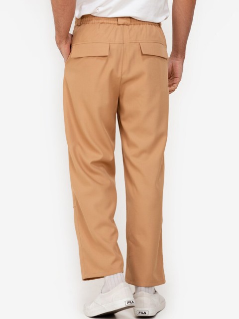 

ZALORA BASICS Men Beige Classic Joggers Trousers