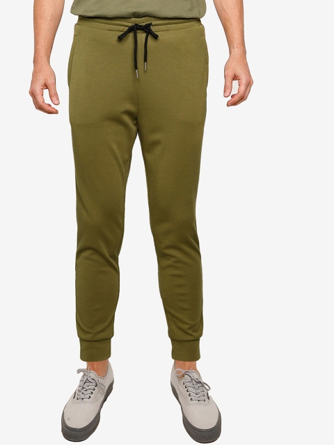 

ZALORA BASICS Men Olive Green Solid Classic Joggers Trousers