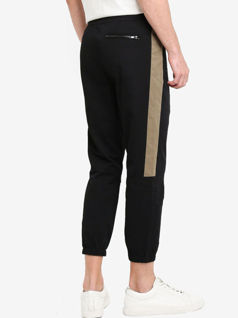 

ZALORA BASICS Men Black & Beige Classic Easy Wash Joggers Trousers