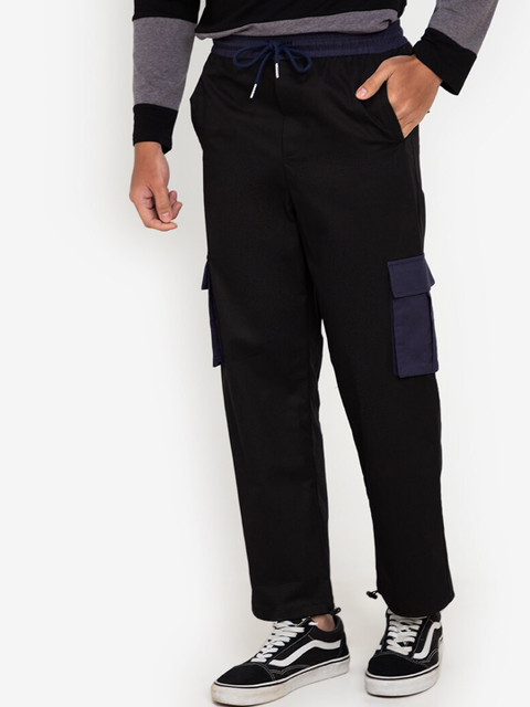 

ZALORA BASICS Men Black Classic Easy Wash Cargos Trousers
