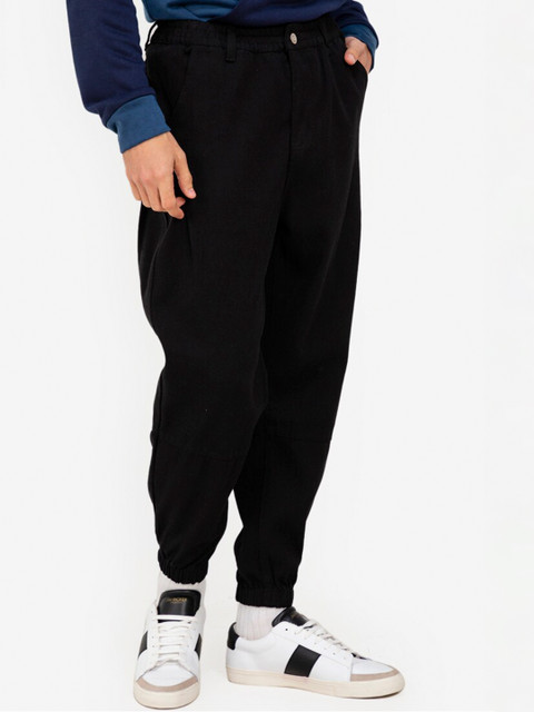 

ZALORA BASICS Men Black Stretchable Relaxed Carrot Denim Joggers