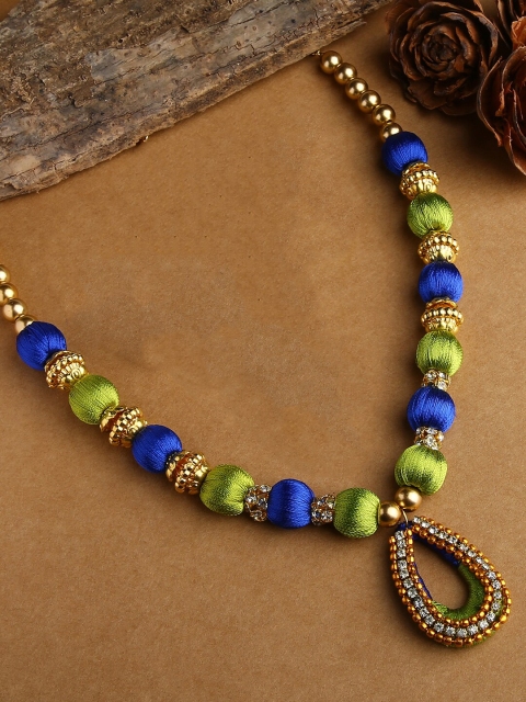 

AKSHARA Girls Gold-Toned & Green Gold-Plated Necklace