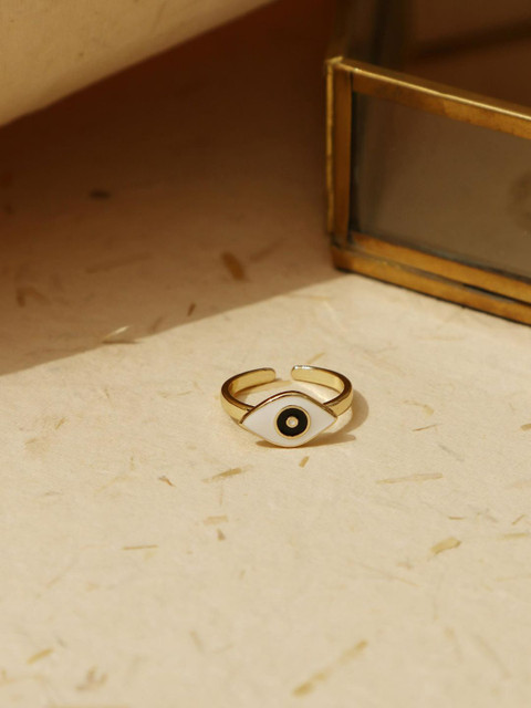 

Pipa Bella White & Black Gold-Plated Enameled Evil Eye Adjustable Finger Ring