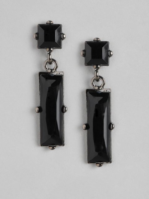 

Pipa Bella Black Geometric Drop Earrings