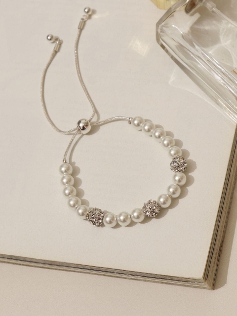 

Pipa Bella Pearl & Silver Bead Adjustable Bracelet, White