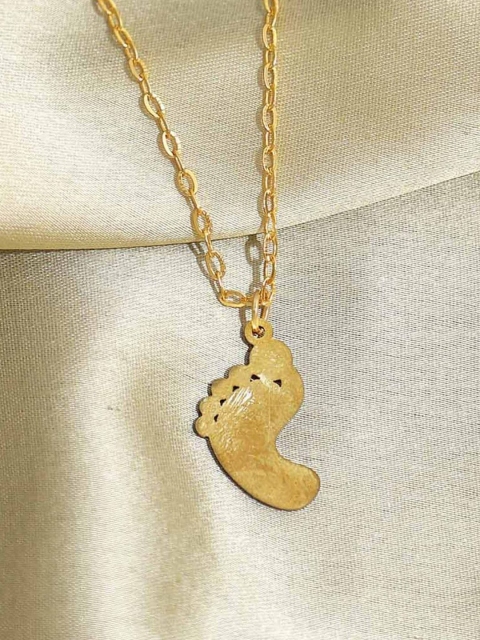 

Pipa Bella Gold-Plated Baby Foot Pendant Necklace